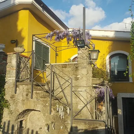 Bed & Breakfast Il Nido Del Falco 3*