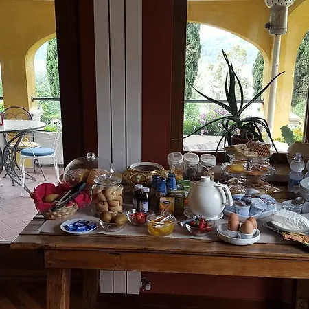 Nocleg ze śniadaniem Il Nido Del Falco 4*